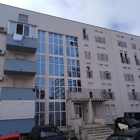 Apartmán With Wifi - 17001 *